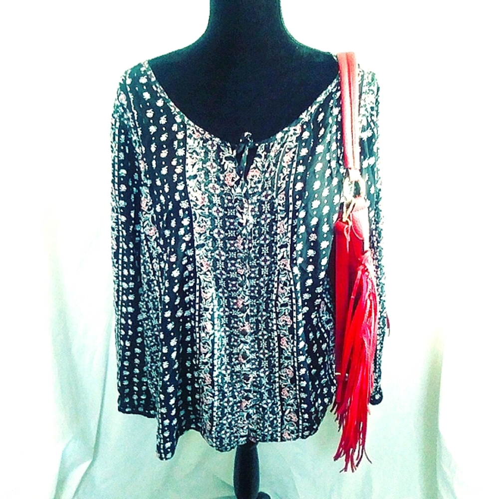 Torrid womens black floral long sleeve blouse